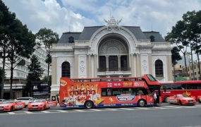 ShopeeFood “chiếm sóng” đường phố với roadshow xe mui trần & xe bus 2 tầng cực đỉnh